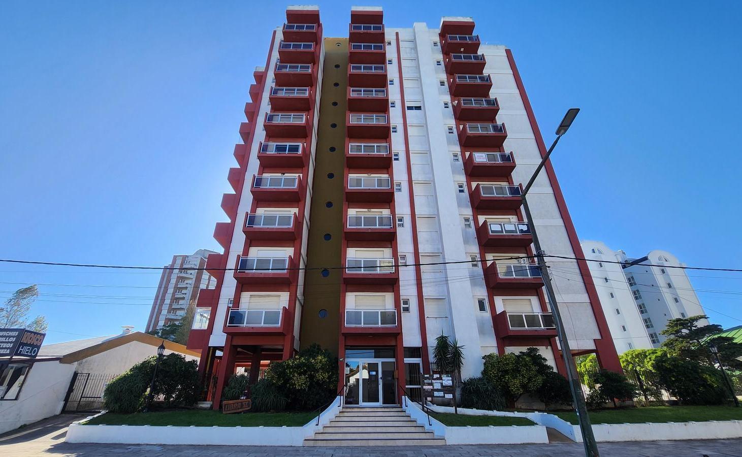 Foto de Se vende Departamento Monoambiente en Villa Gesell, Costa Atlántica., imagen 2