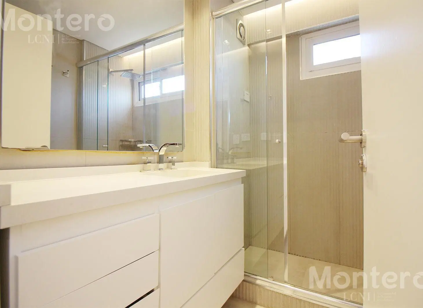 Alquiler Departamento 4 ambientes. Dependencia. Cochera 4