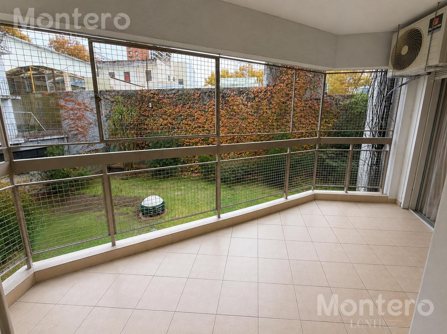 VENTA- SEMIPISO 110 m2- 3 AMBIENTES - DEPENDENCIA SERVICIO-BALCON ATERRAZADO- COCHERA - BELGRANO C