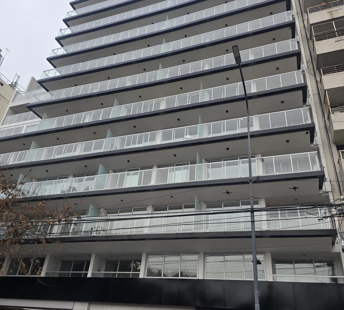 2 AMBIENTES C/ BALCÓN ESTRENAR FRENTE AL PQUE CENTENARIO, BAULERA,AMENITIES ,APTO PROFESIONAL