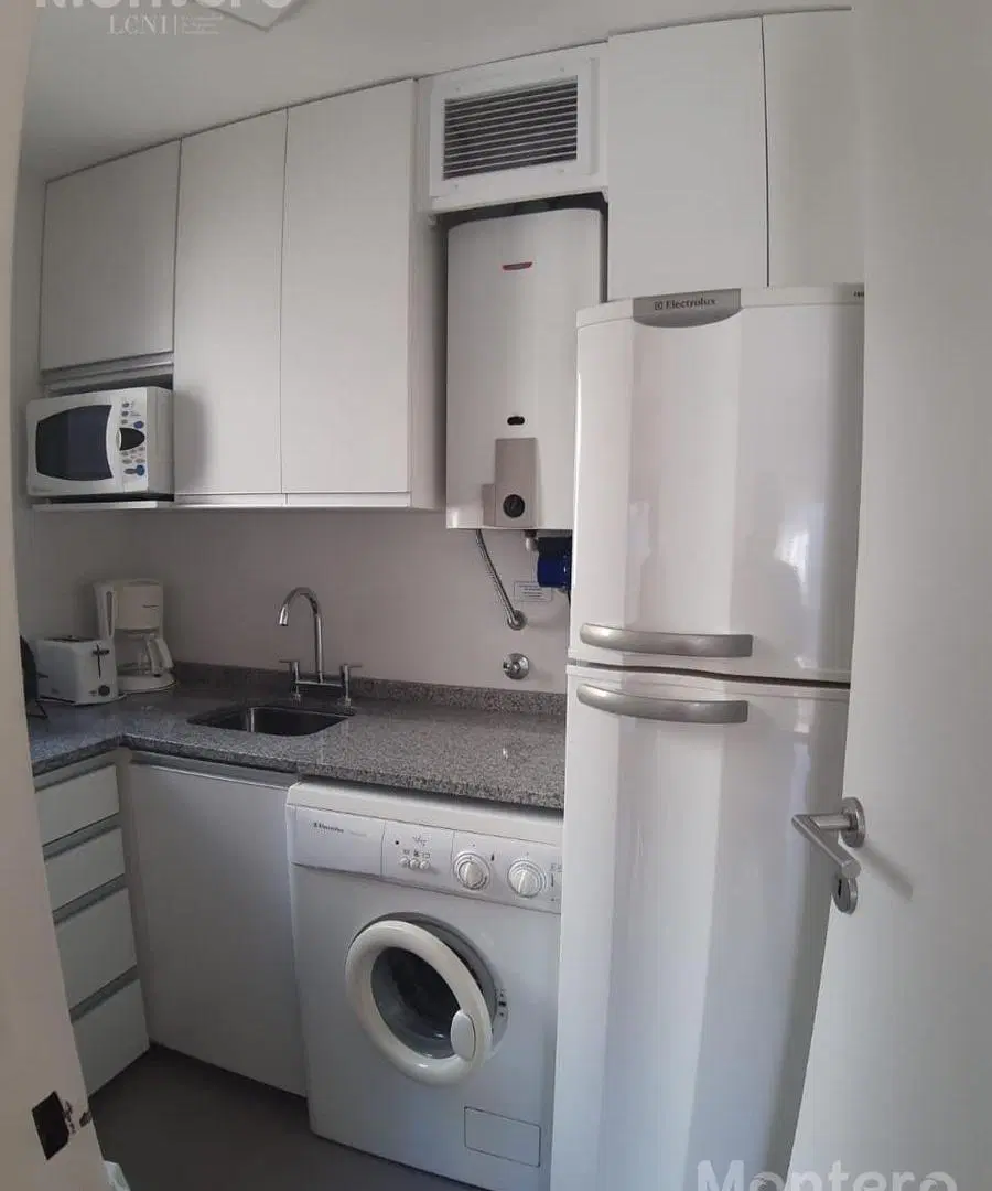 Venta Departamento 2 ambientes reciclado contrafrente Abasto 5