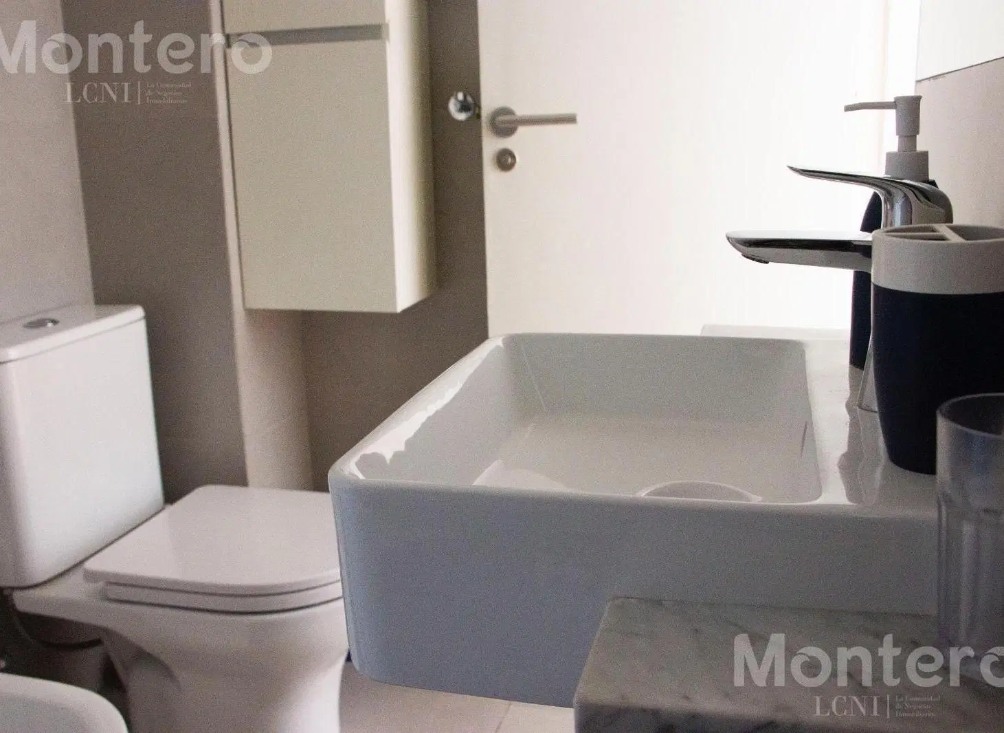 Venta Departamento 2 ambientes reciclado contrafrente Abasto 4