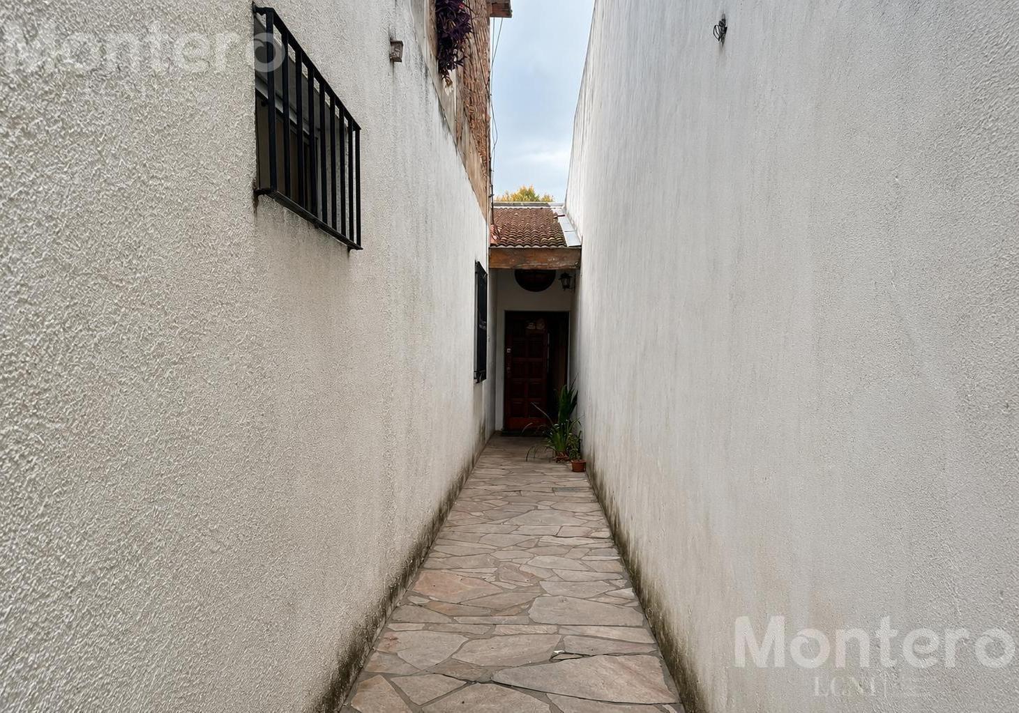 Foto de Venta 2 casas tipo PH en Lote 478 m2, 8.66 m x 54.30 m, Versalles, USAB, imagen 2