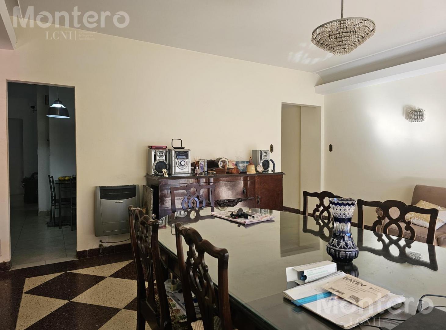 Foto de IMPERDIBLE SEMIPISO! al frente, balcón corrido, 3 amb, 2 baños, dependencia, escritorio y cochera, imagen 5