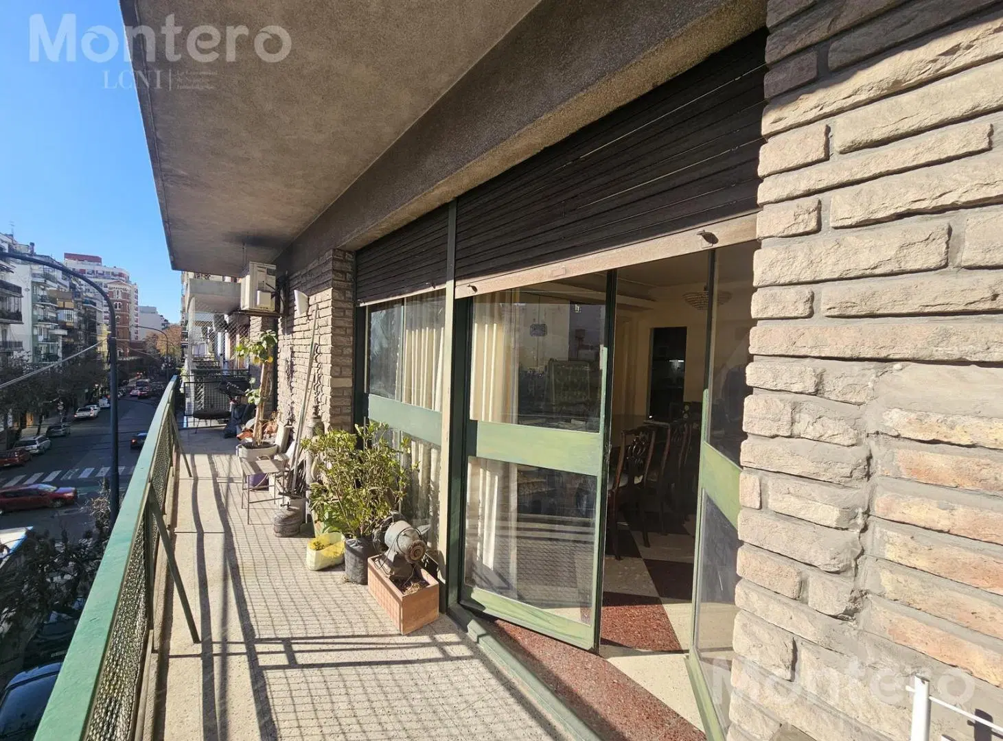 IMPERDIBLE SEMIPISO!  al frente, balcón corrido, 3 amb, 2 baños, dependencia, escritorio y cochera 4