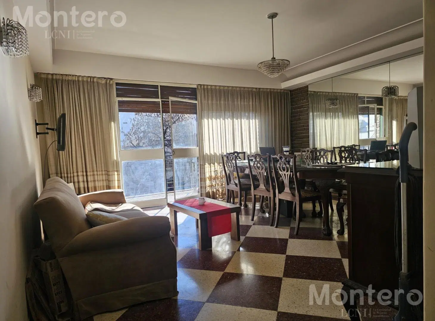 IMPERDIBLE SEMIPISO!  al frente, balcón corrido, 3 amb, 2 baños, dependencia, escritorio y cochera 5