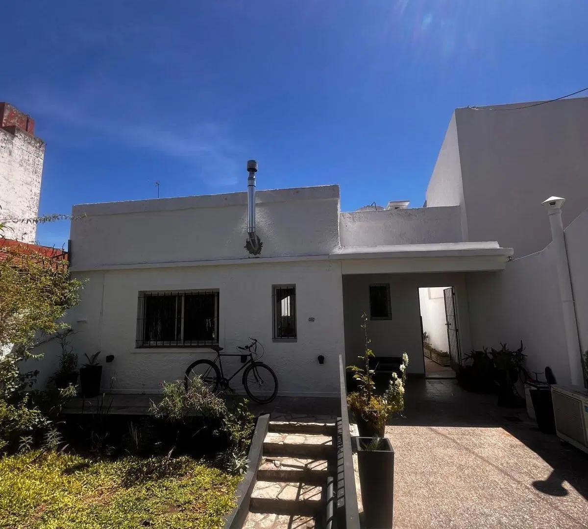 Casa de tres ambientes con jadin, parrila y terraza en Saavedra 2
