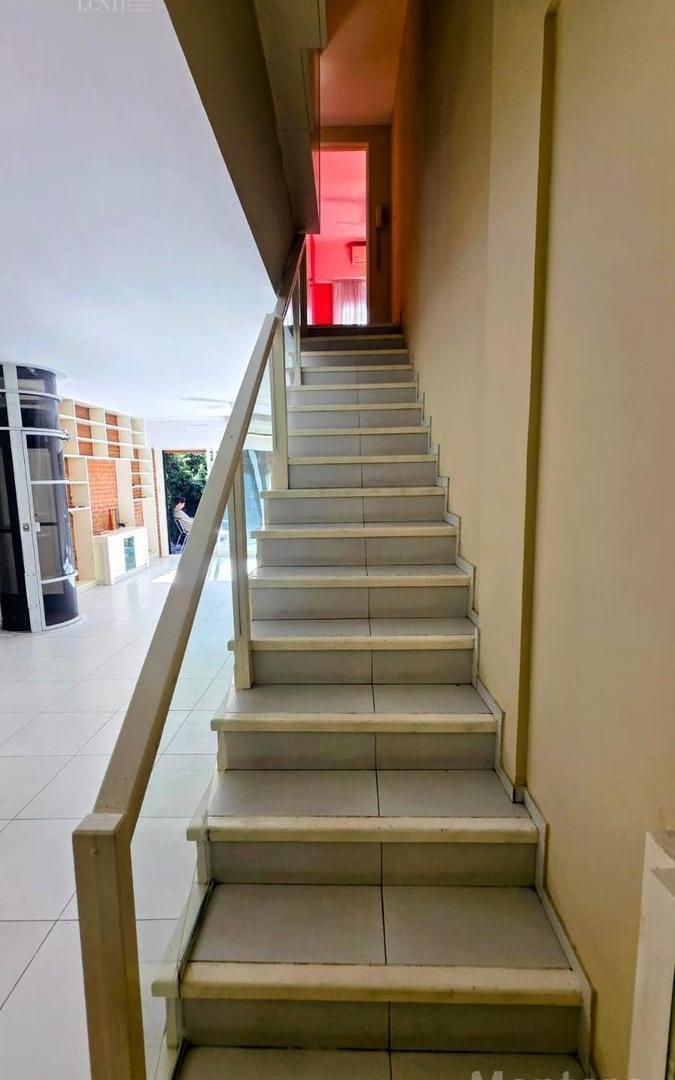 Foto de Único PH Tríplex 5 Ambientes Cochera, Jardín, Pileta, Quincho y Ascensor Privado en Floresta, imagen 1