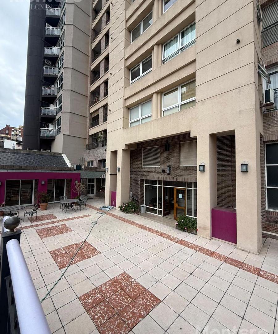 Foto de Departamento de 3 amb. en Las Lomitas con Balcon y cochera fija, imagen 3