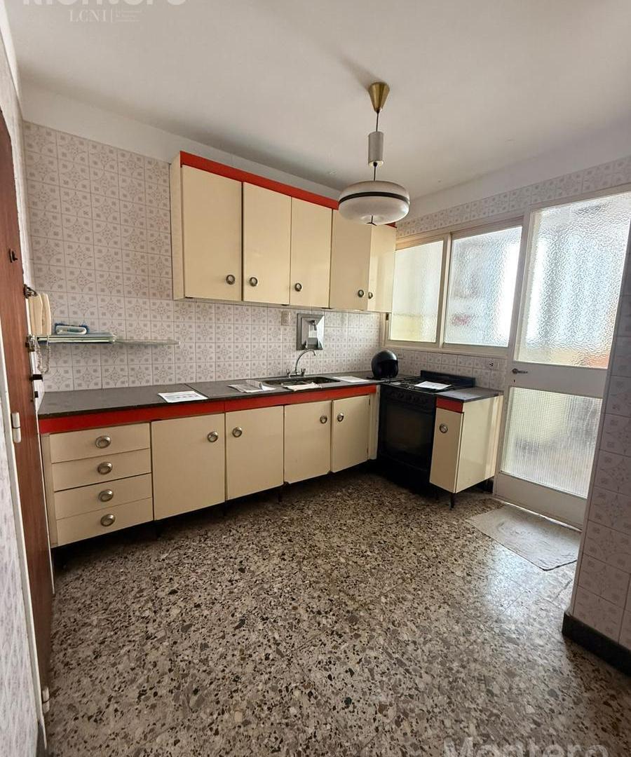 Foto de Departamento de 4 ambientes 5to al contrafrente para actualizar, imagen 4