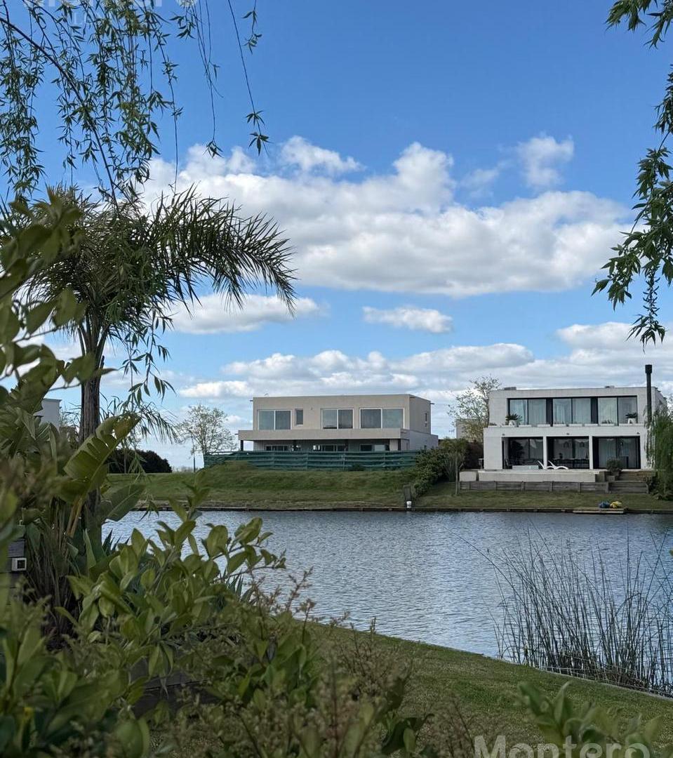 Foto de Casa en construccion 3 dormitorios al lago en Marinas, Puertos del Lago, imagen 1