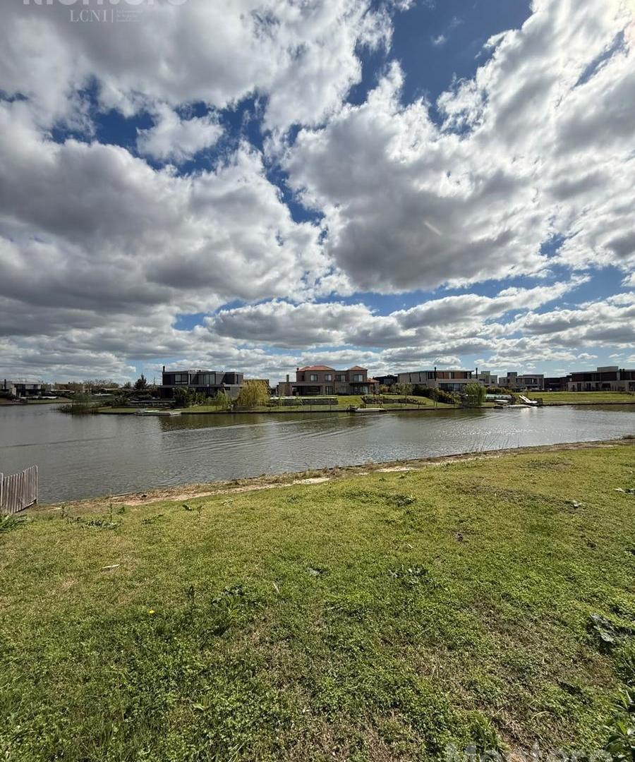 Foto de Casa en construccion 3 dormitorios al lago en Marinas, Puertos del Lago, imagen 4
