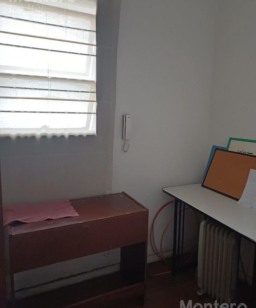 Foto de PH en Venta ¡Oportunidad Única en Lanús Centro Ideal Consultorios, imagen 5