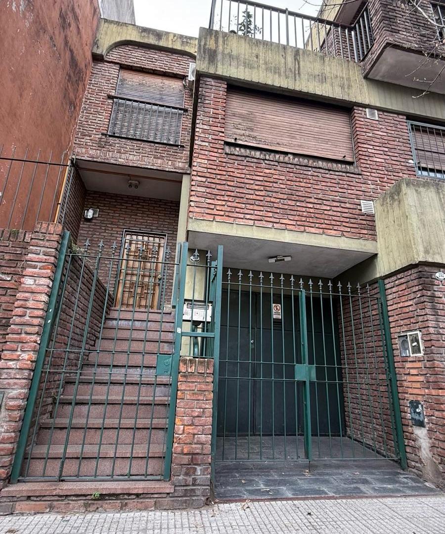 Foto de Casa local en Balvanera ideal para refaccionar, imagen 1