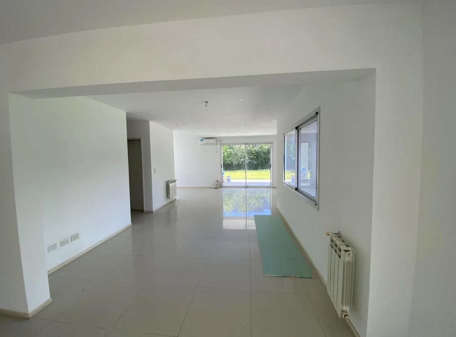 Casa en venta o alquiler en Los Tacos. 3 cuartos. Apto crédito .
