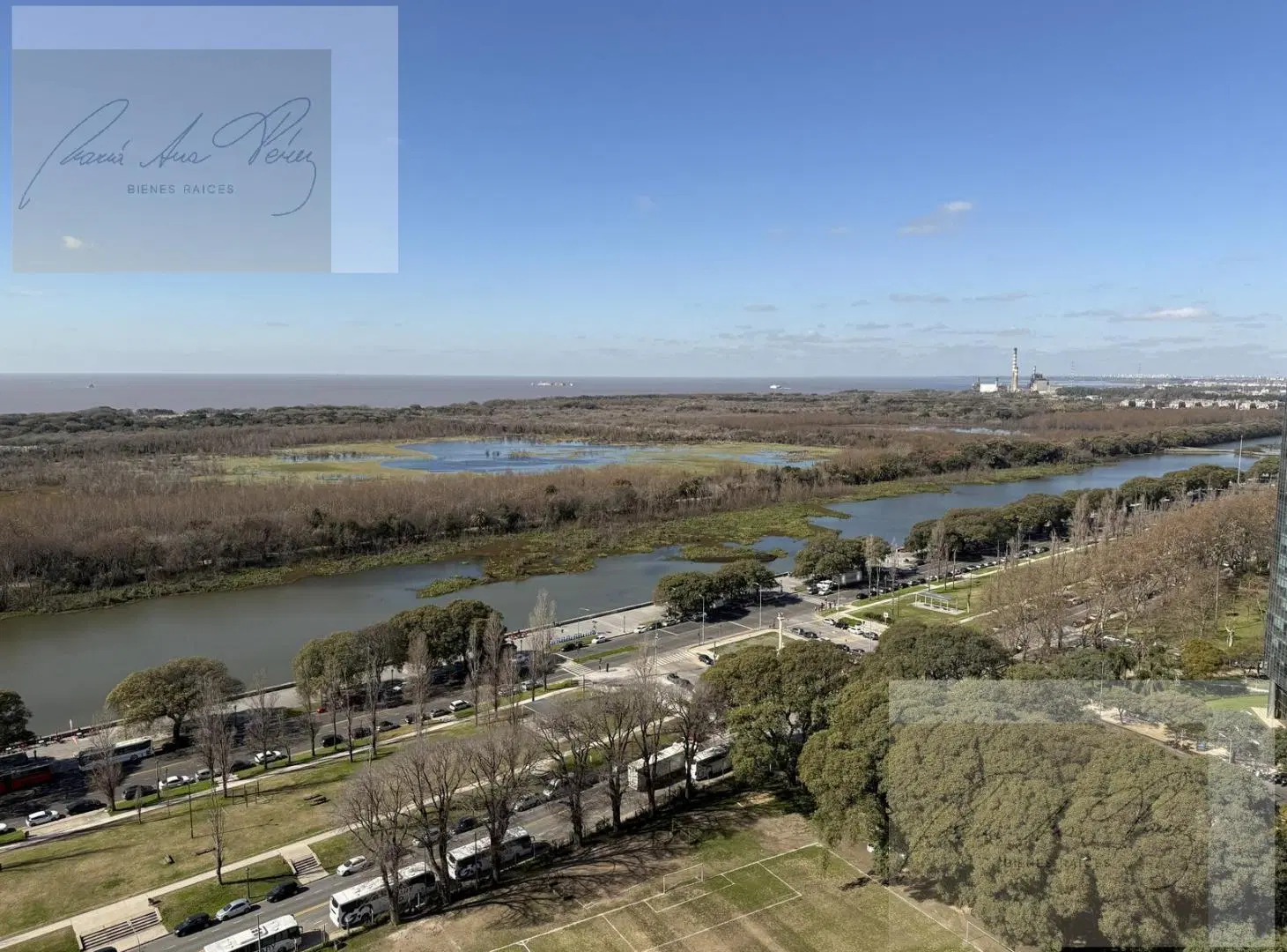 Departamento en venta en Puerto Madero. Dos amplios ambientes.Toilette.Apto credito. 2