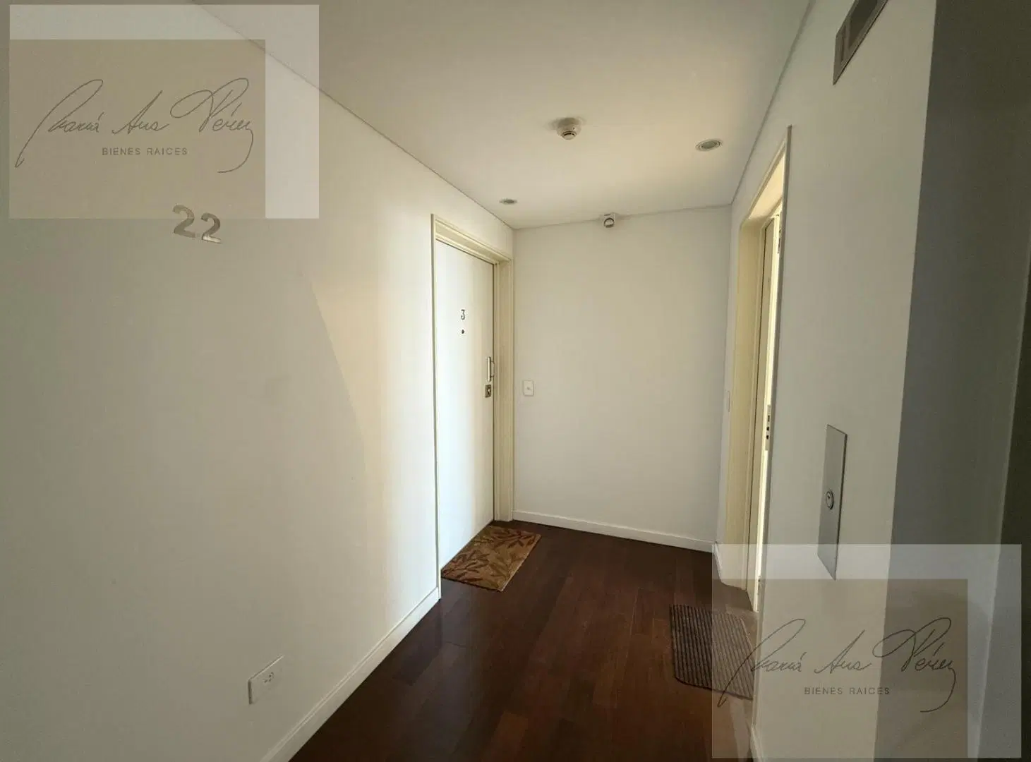 Departamento en venta en Puerto Madero. Dos amplios ambientes.Toilette.Apto credito. 3