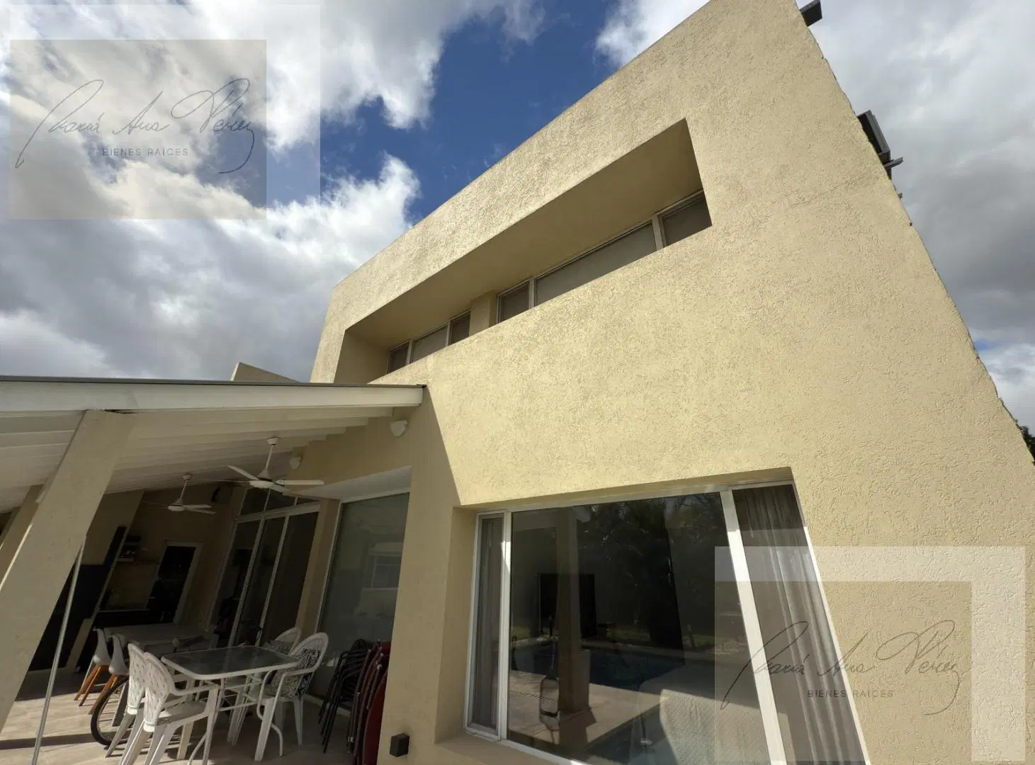 Casa en venta en Los Tacos. 3 dormitorios.Apto crédito.Financiación .Pilar 8