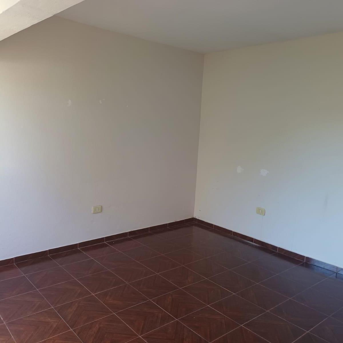 Villa Centenario: Casa en Venta 4 Dorm. / Patio C Asador / Cochera 2 Autos 5