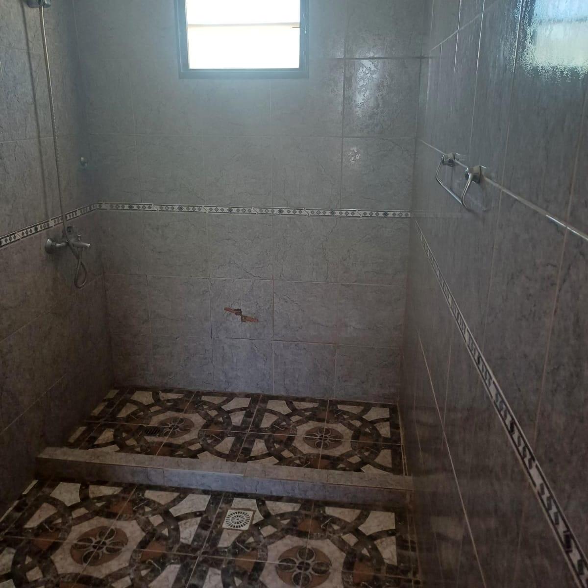 Villa Centenario: Casa en Venta 4 Dorm. / Patio C Asador / Cochera 2 Autos 4