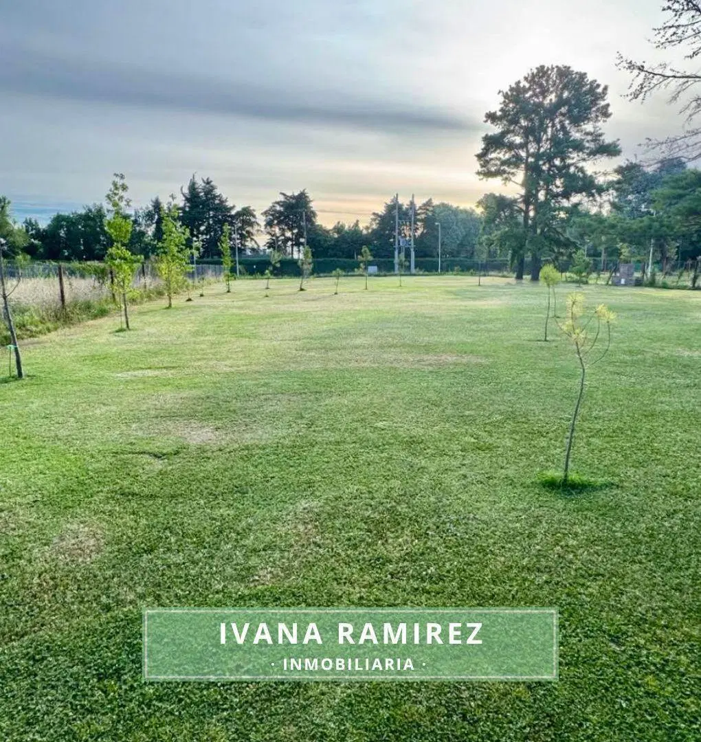 Se vende terreno de 900m2 en barrio Amaneceres, Luján. 4