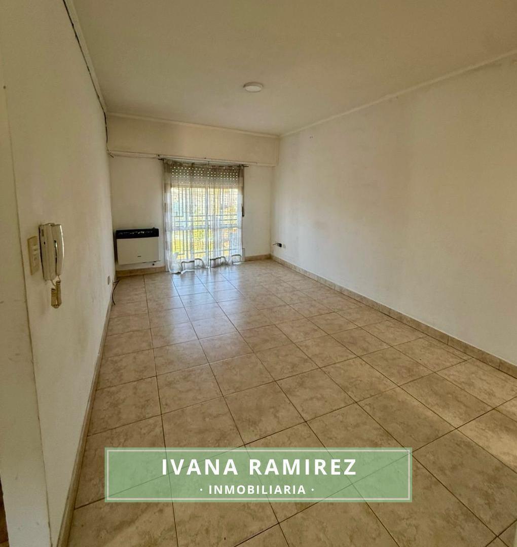 Se alquila departamento de 3 ambientes en barrio Lanusse, Luján.