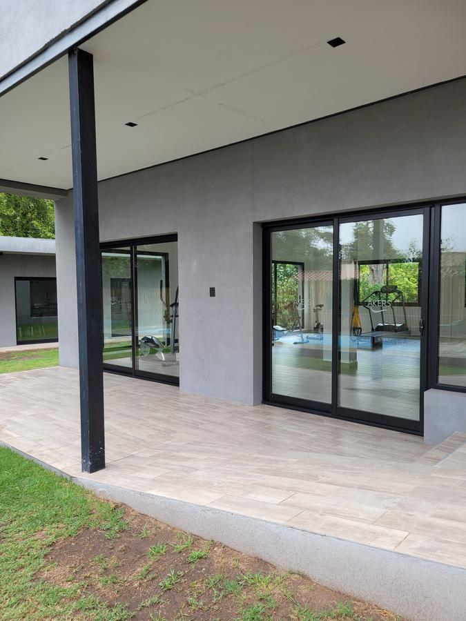 Departamento en Venta - Complejo Cerrado con Seguridad - 2 Dorm con Cochera Subt 5