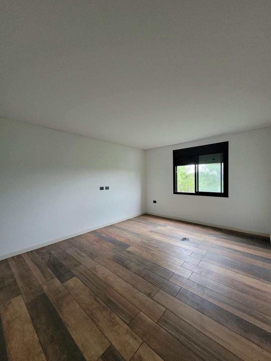 Departamento en Venta - Complejo Cerrado con Seguridad - 2 Dorm con Cochera Subt 2