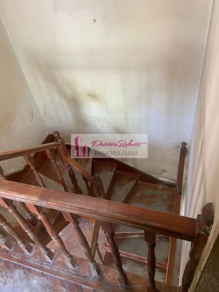 En Venta Casa 6 Ambientes a Refaccionar en Flores 3