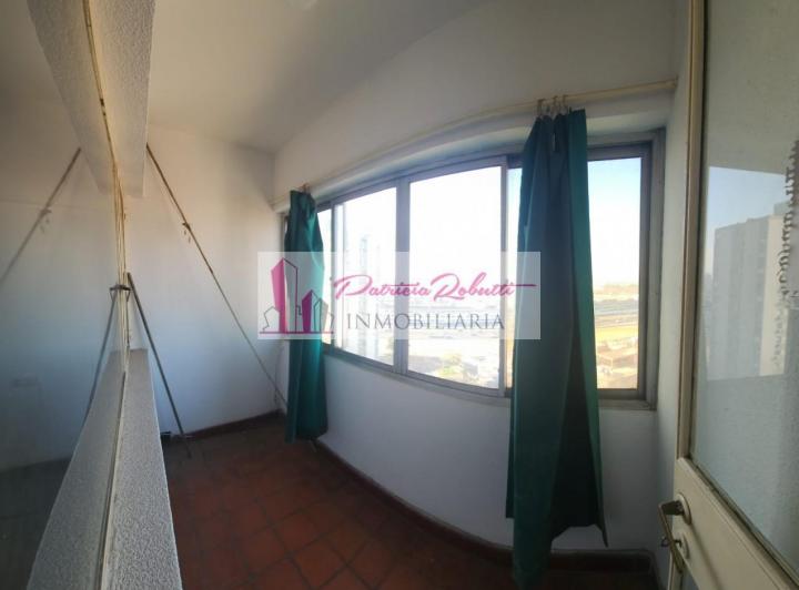 EN VENTA DEPARTAMENTO 4 AMBIENTES CON COCHERA -VILLA CELINA. 3