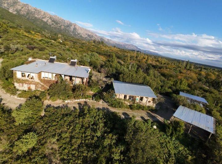 VENTA CABAÑAS MERLO VILLA ELENA EXELENTE UBICACION 3