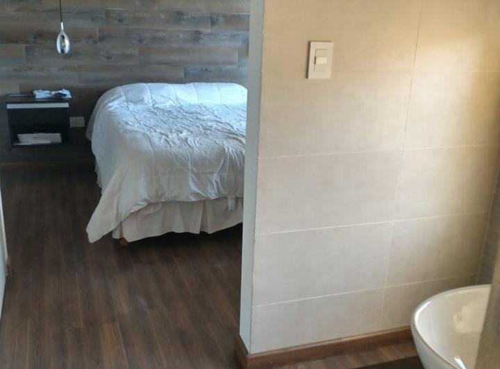 VENTA CASA EN JUANA KOSLAY 3 DORMITORIOS 4