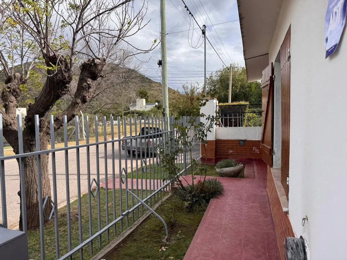 CASA EN VENTA EN JUANA KOSLAY SAN LUIS 5