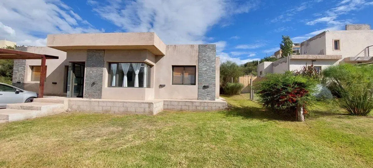 ALQUILER CASA EN "REPARO DEL VALLE"  JUANA KOSLAY 2