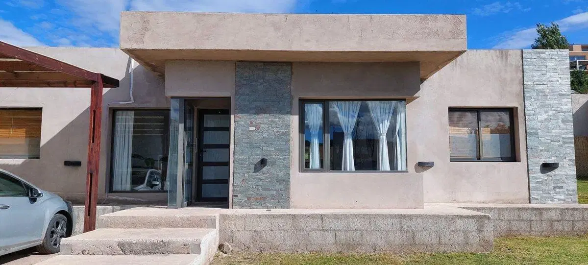 ALQUILER CASA EN "REPARO DEL VALLE"  JUANA KOSLAY 3