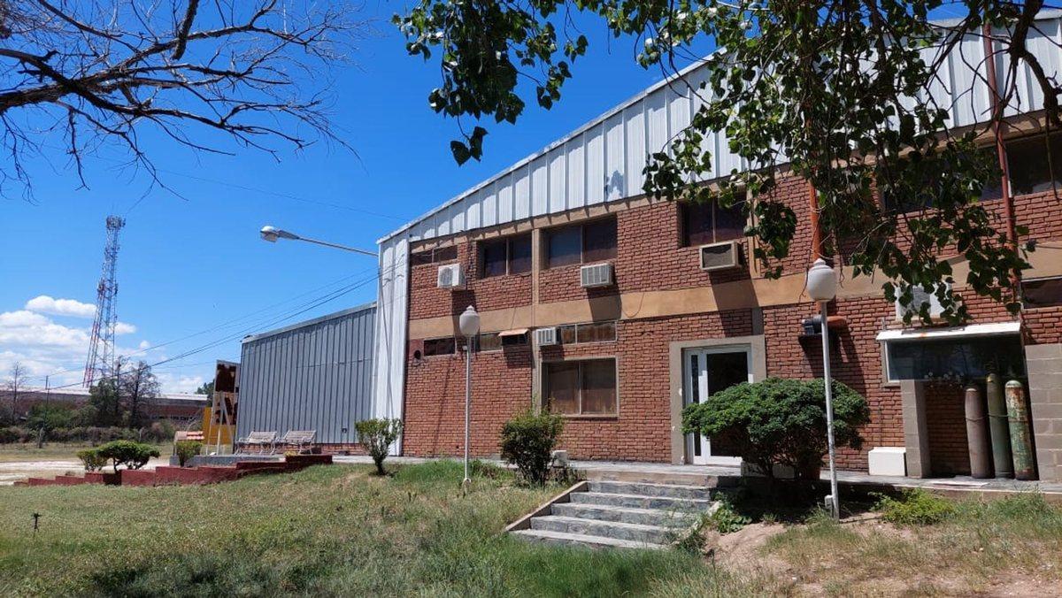 COMPLEJO INDUSTRIAL CON NAVES EN PARQUE INDUSTRIAL