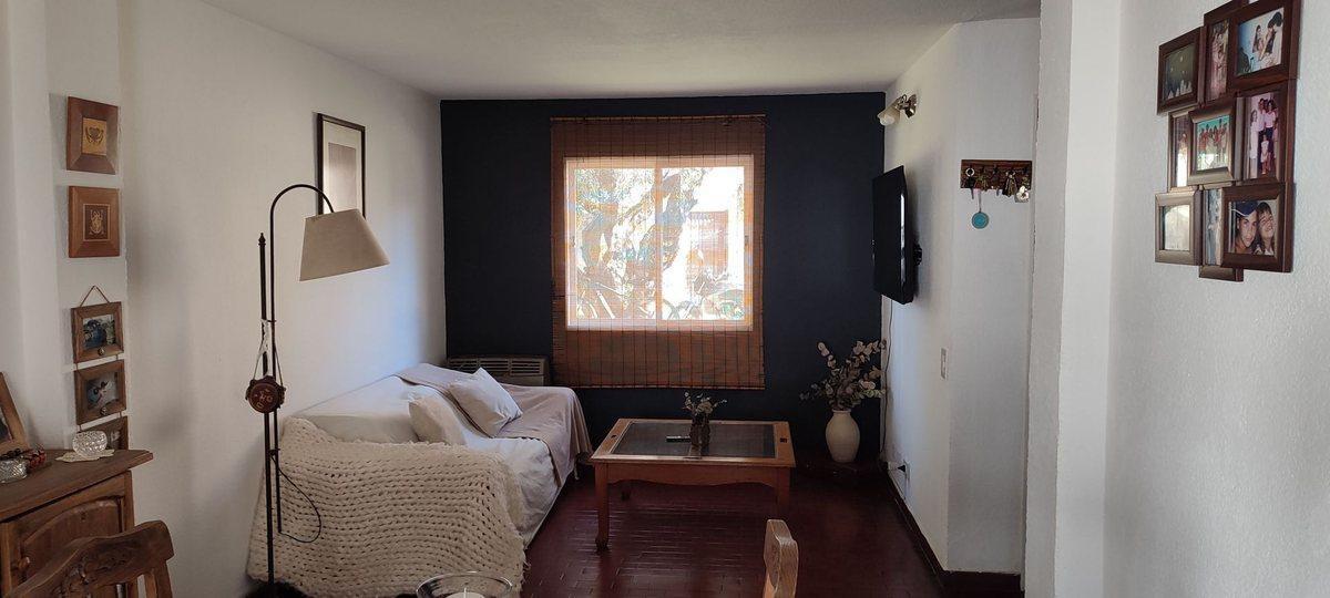 Venta Departamento/ casa con patio y pileta