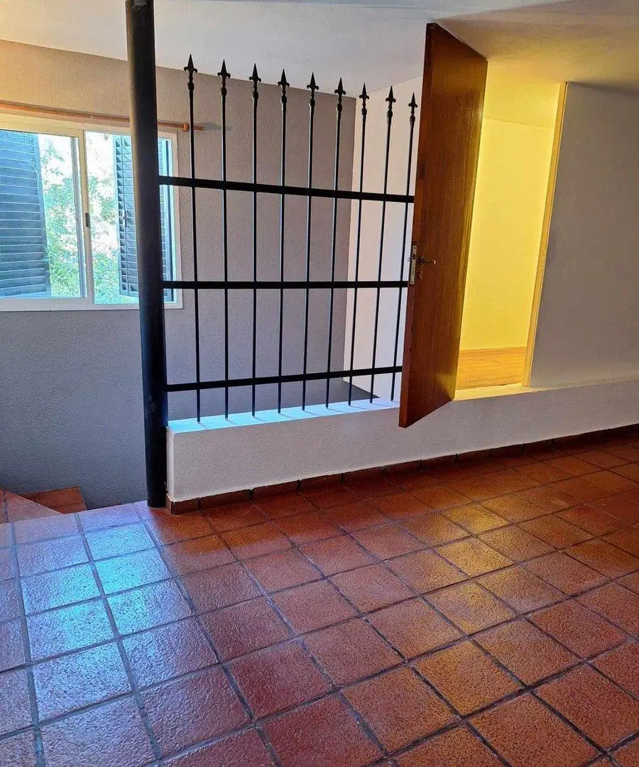 Venta Departamento/ casa con patio y pileta 3