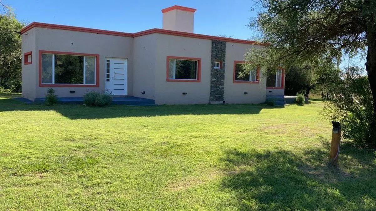 Venta de 2 cabañas con pileta- Cortaderas 5