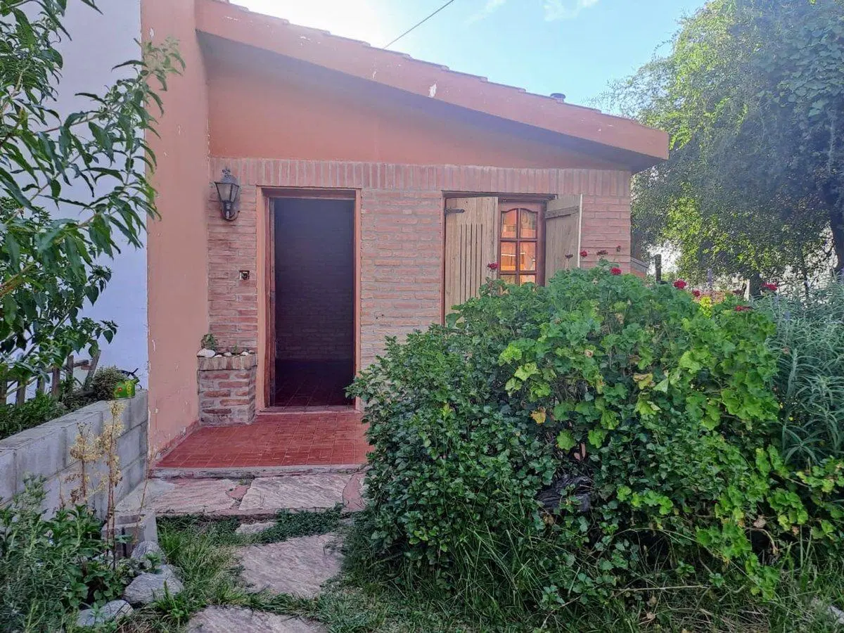 Ubicada en pleno centro de Villa de Merlo 2