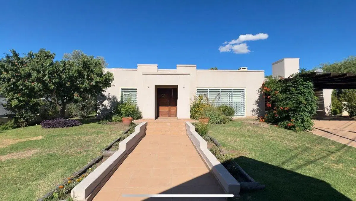 VENDE CASA JUANA KOSLAY - SAN LUIS 3