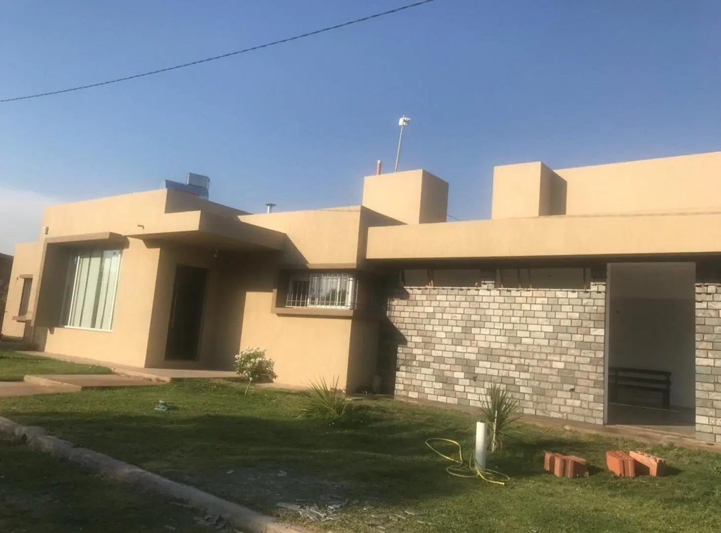 CASA 3 DORM. APTA CRÉDITO EN B° ALTOS DEL CERRO 5