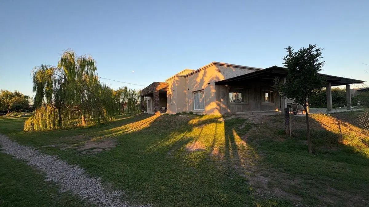 VENTA DE CASA BARRIO PRIVADO "3 LOMAS"  DONOVAN 8