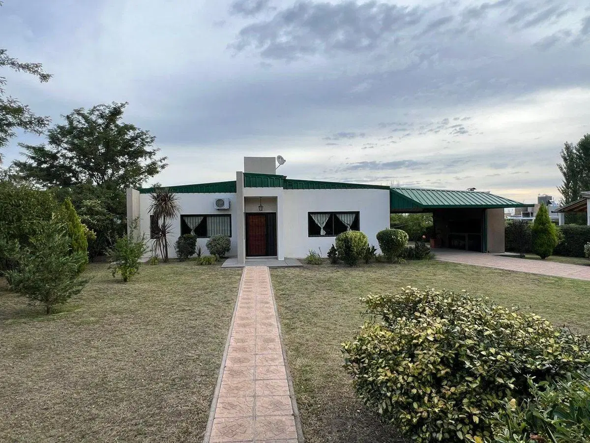 SE VENDE CASA EN BARRIO ALTO LOS PUQUIOS 4