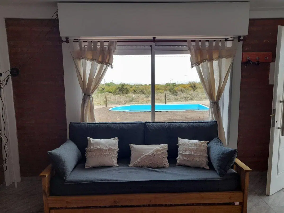 CASA CON 2 DPTOS - AYRES DE LARCA - APTO CREDITO 3