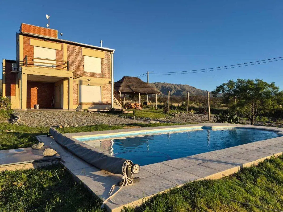 CASA CON 2 DPTOS - AYRES DE LARCA - APTO CREDITO 4