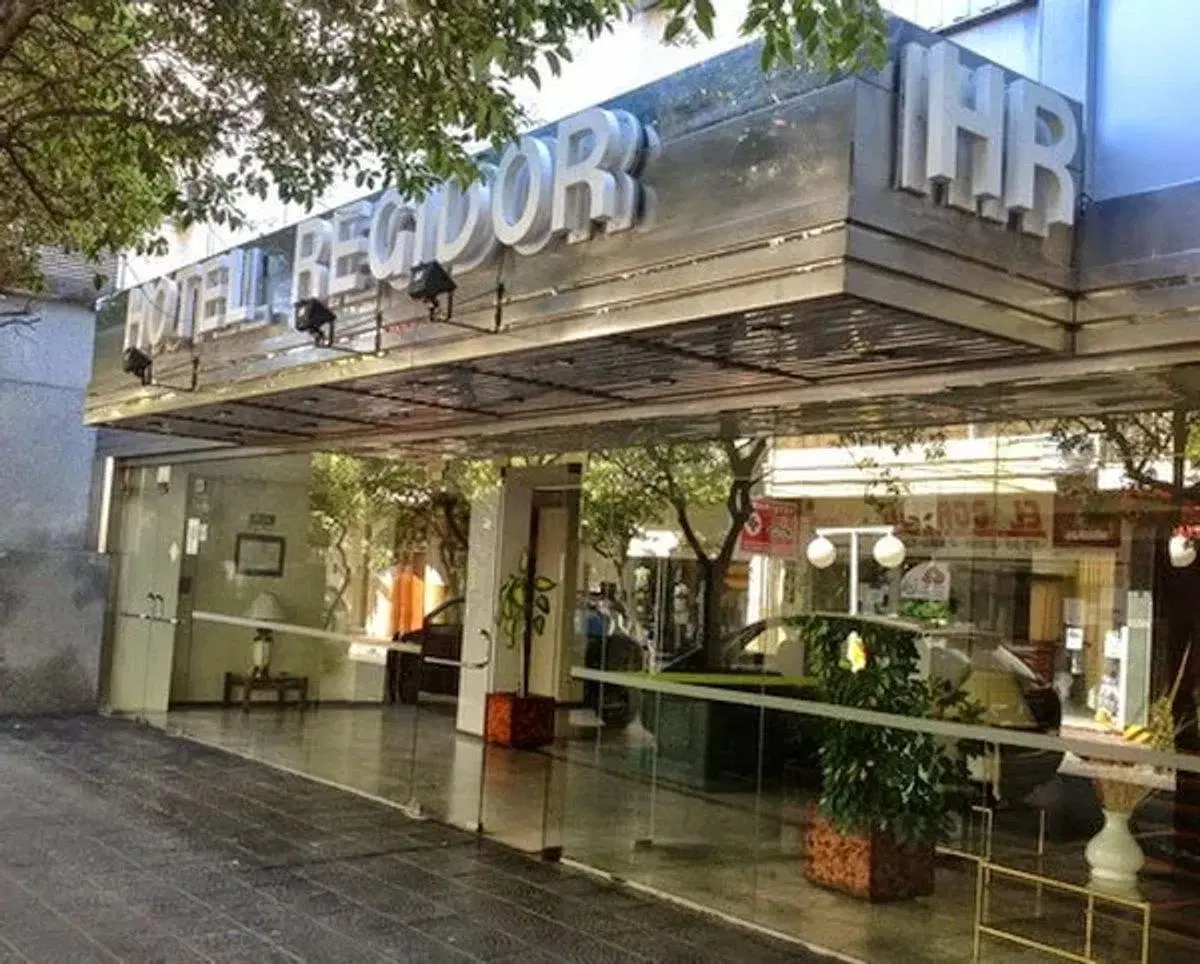 SE VENDE HOTEL CENTRICO MAS LOCALES, COCHERAS 3