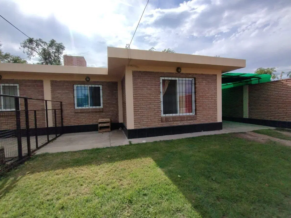 VENDE CASA Y 2 DEPARTAMENTO JUANA KOSLAY SAN LUIS 5