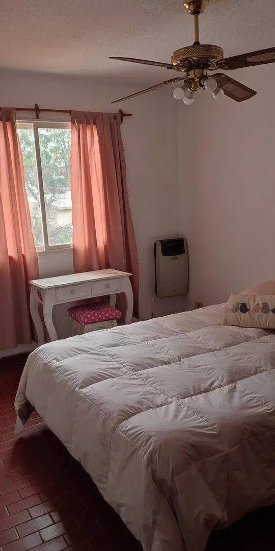 Venta casa y departamento con patio y pileta 8