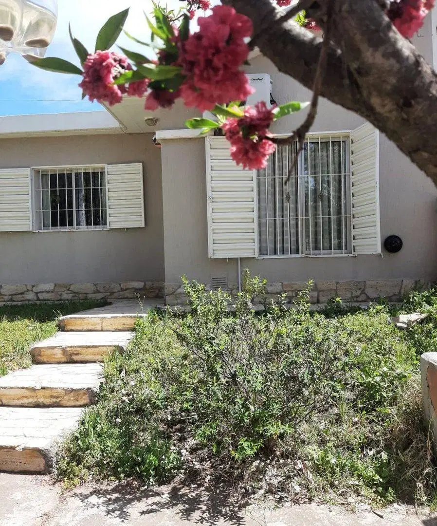 VENTA DE ENCANTADORA CASA EN POTRERO DE LOS FUNES 4